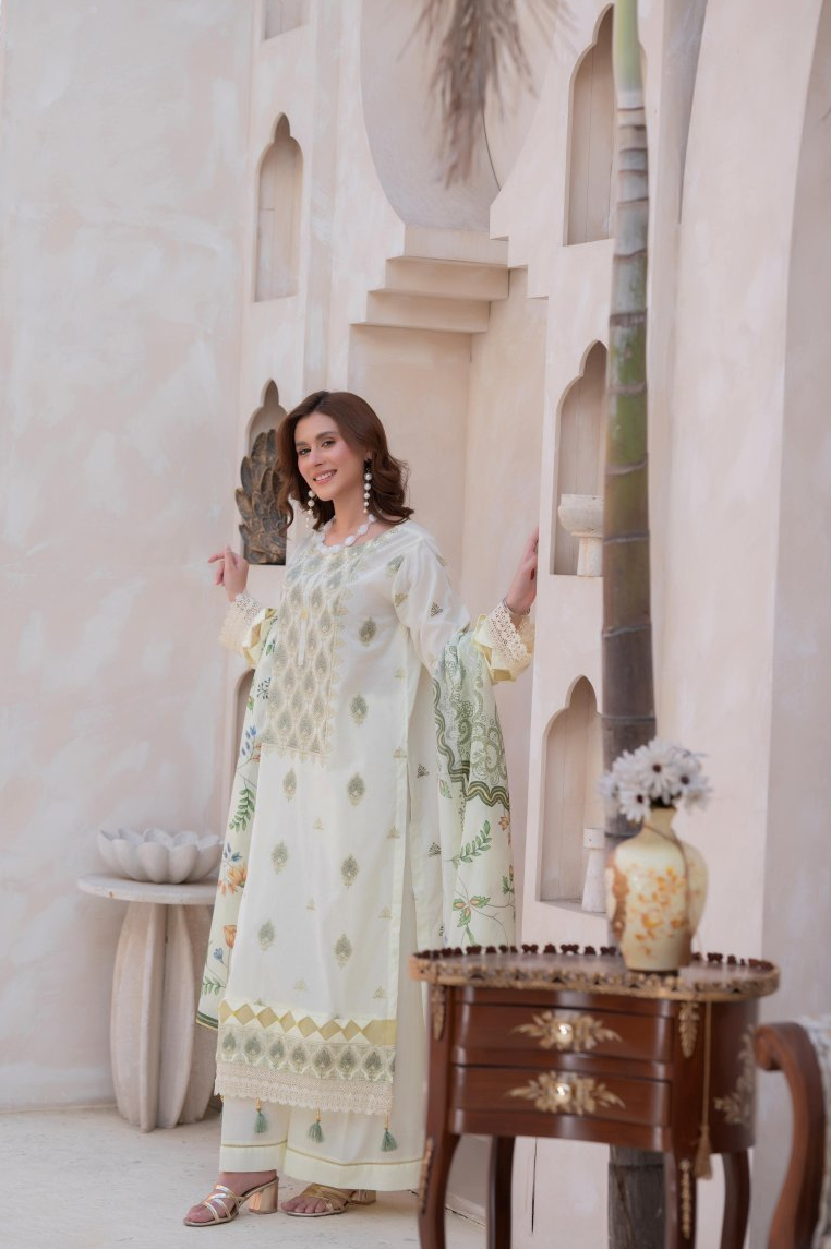 Signature | Pearl Garden — Premium Embroidered Lawn 3-Piece Unstitched Suit