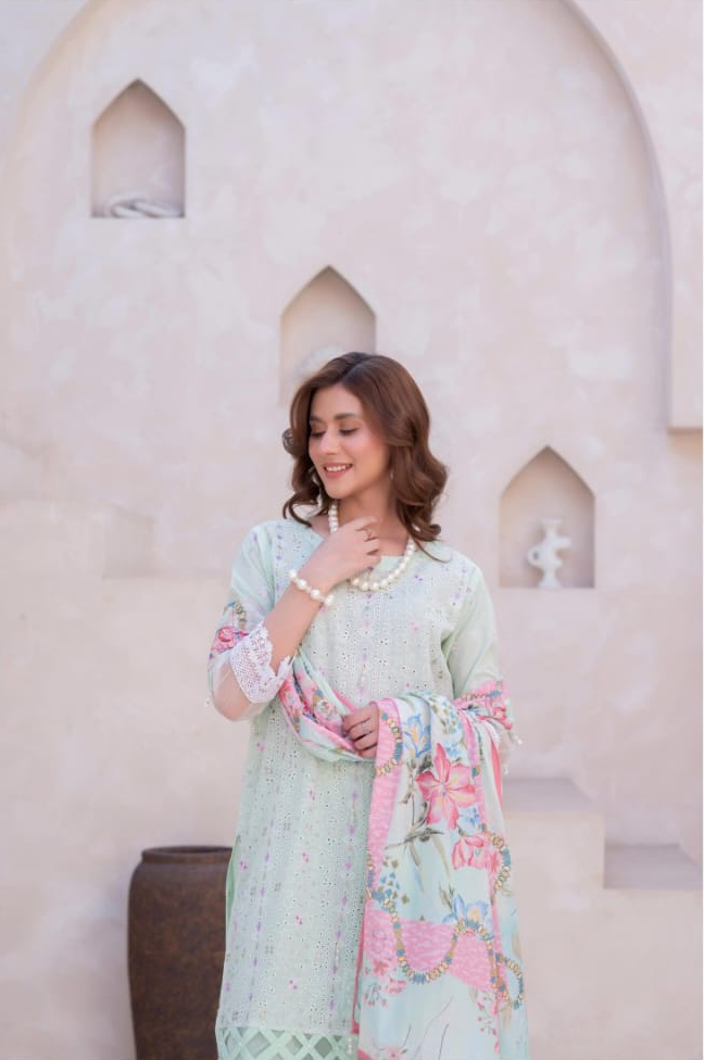 Signature | Seafoam Pearl — Premium Embroidered Lawn 3-Piece Unstitched Suit