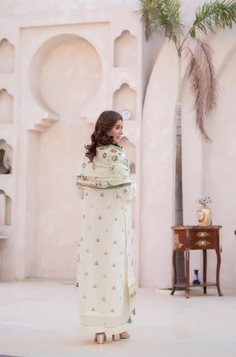 Signature | Pearl Garden — Premium Embroidered Lawn 3-Piece Unstitched Suit
