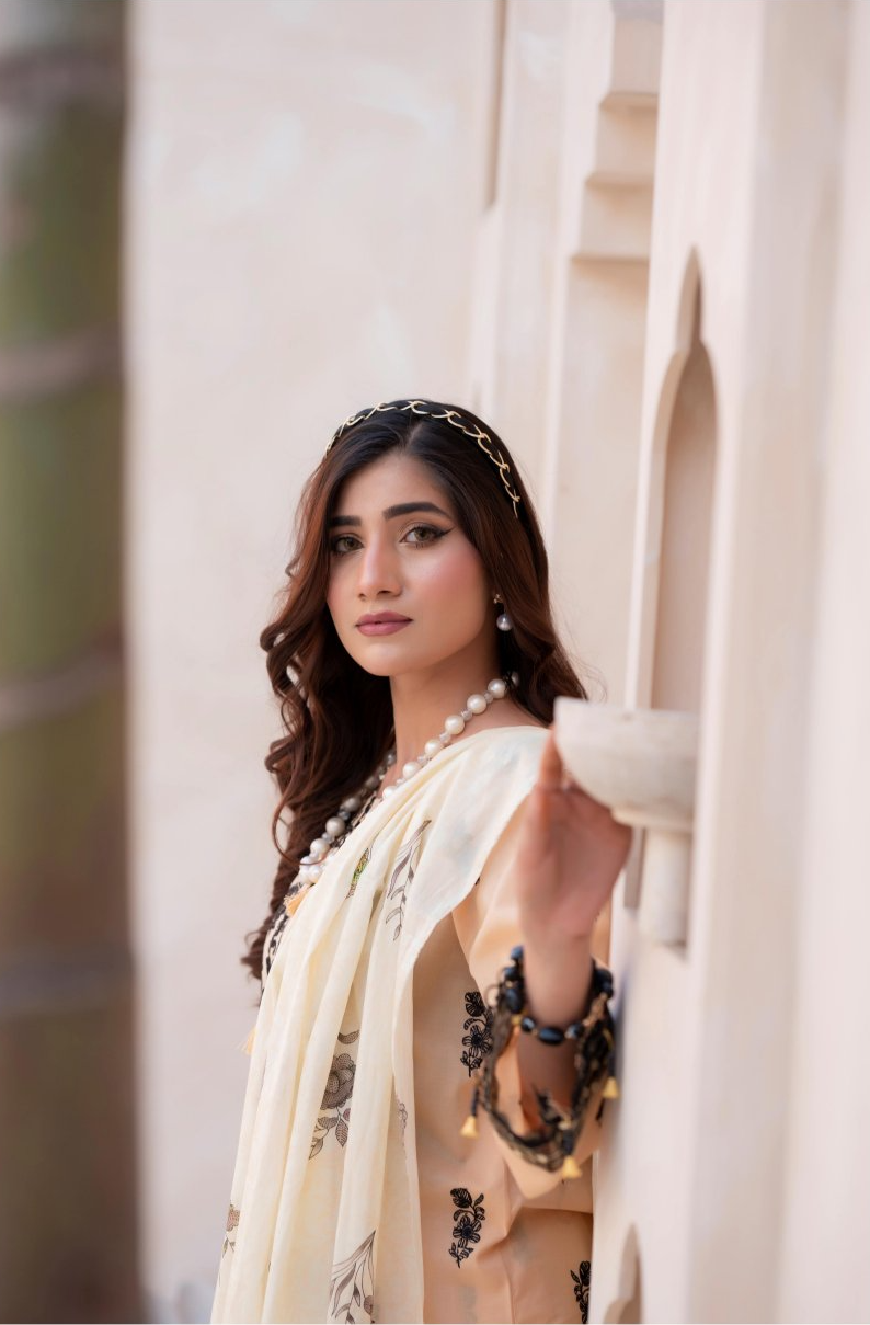 Signature | Peach Mughal — Premium Embroidered Lawn 3-Piece Unstitched Suit