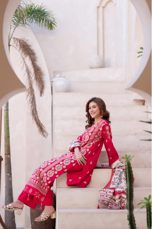 Signature | Ruby Paisley — Premium Embroidered Lawn 3-Piece Unstitched Suit